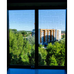 Wzmocniona siatka na okno Wzmocniona dla kota montaż