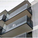 Montaż siatki zabezpieczającej na balkon  Montaż siatki zabezpieczającej na balkon bez wiercenia