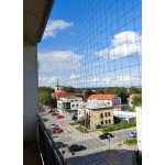 Siatka na balkon przeciw ptakom montaż