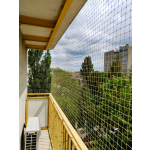 Siatki zabezpieczające dla kotów na balkon