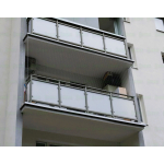 Bezbarwna siatka na balkon montaż Warszawa