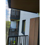 Bezinwazyjny Montaż siatki zabezpieczającej na balkonie dla kota